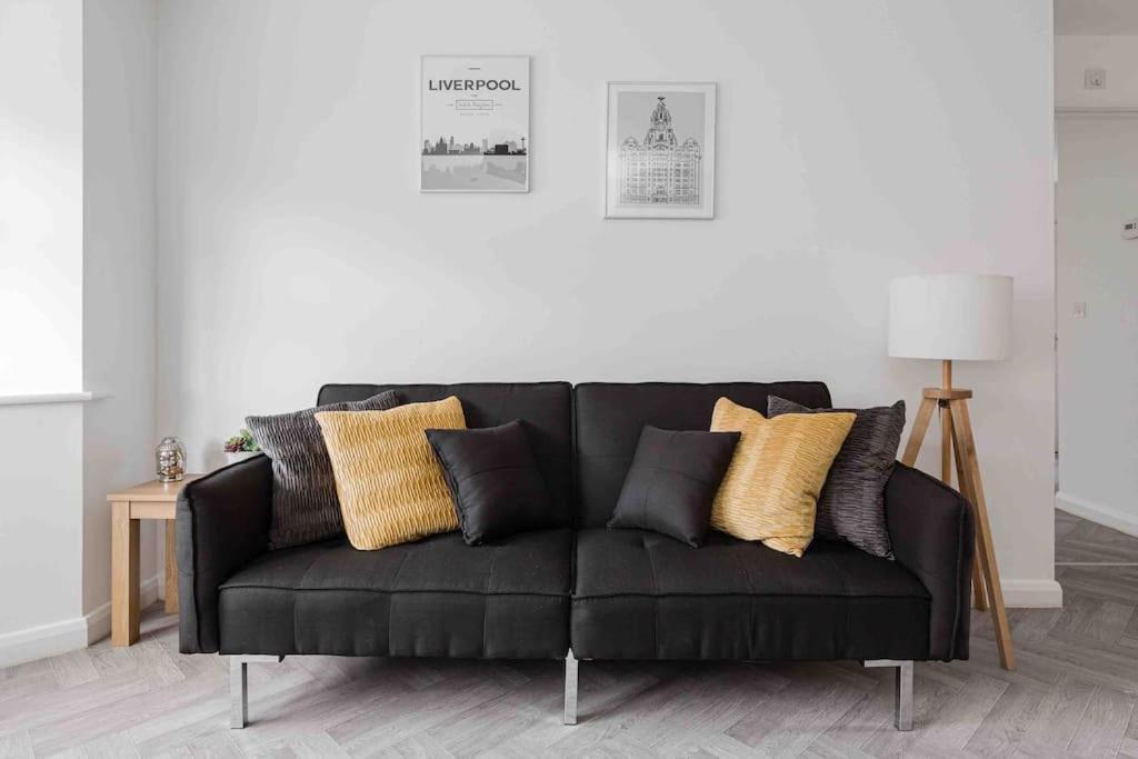 Stylish 2 Bed Flat/liverpool City/free Parking *